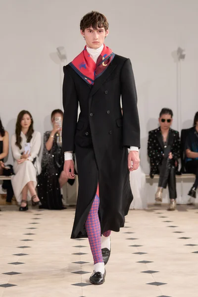 Look 18